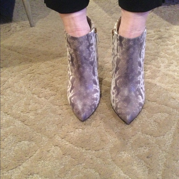 GUCCI Snake-Skin Print Booties - Picture 8 of 10